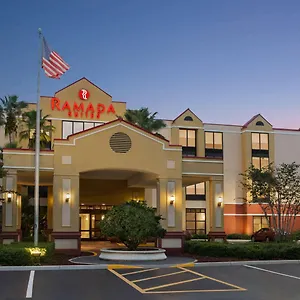 *** ホテル ラマダ スイーツ エアポート 米国
